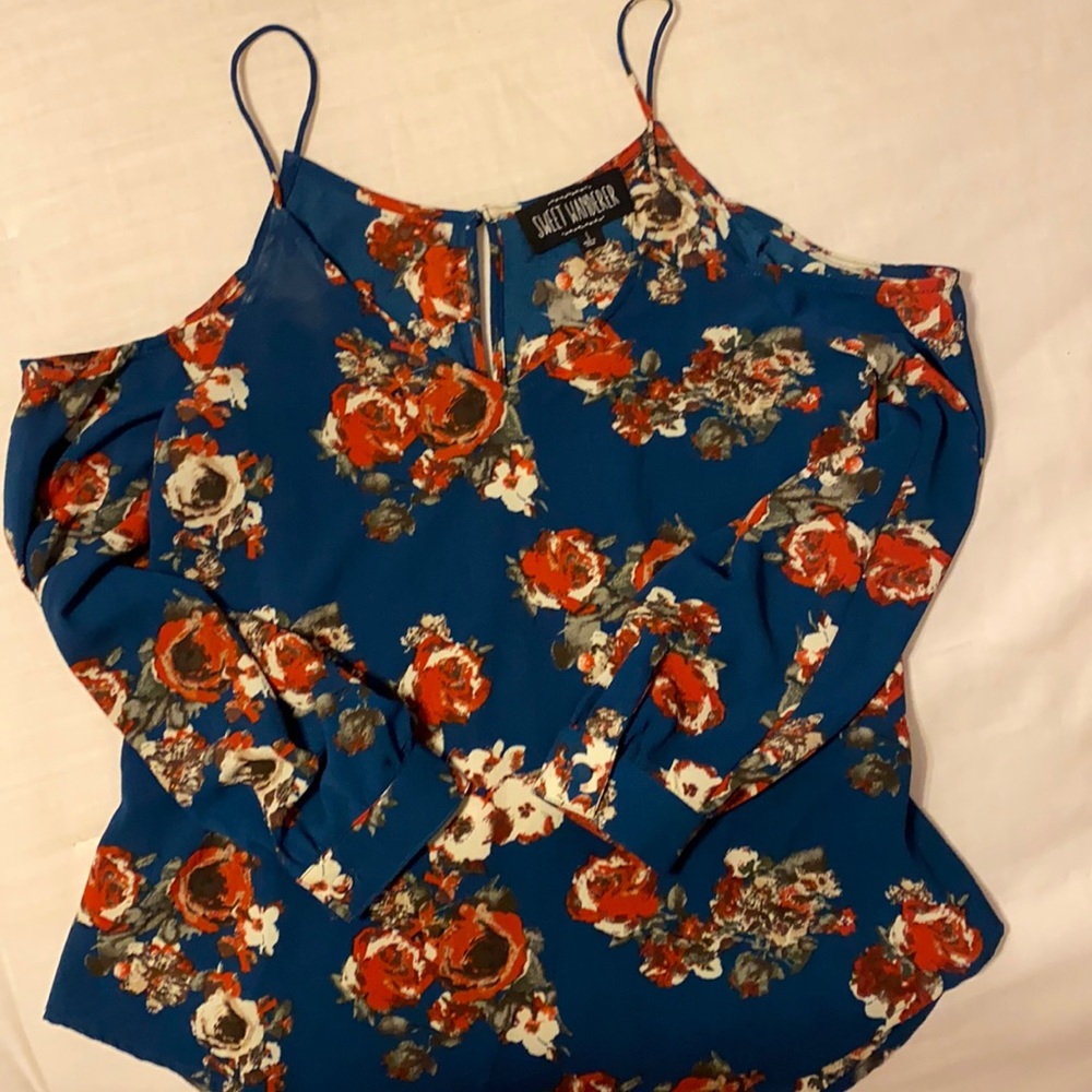 Sweet Wanderer cold shoulder boutique top